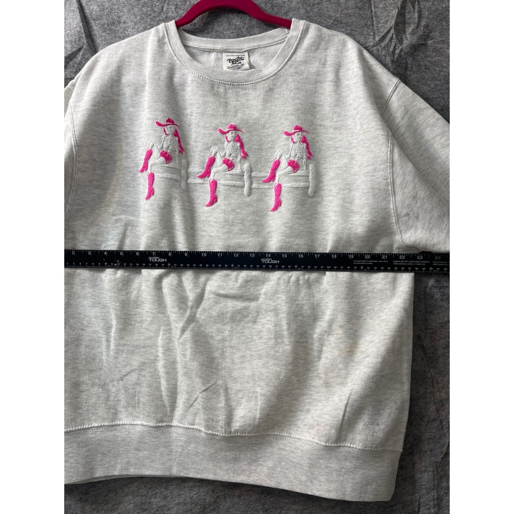 Pacific & Co Heather Gray Pink Skeleton Cowgirl Embroidered Sweatshirt XL - Picture 4 of 14